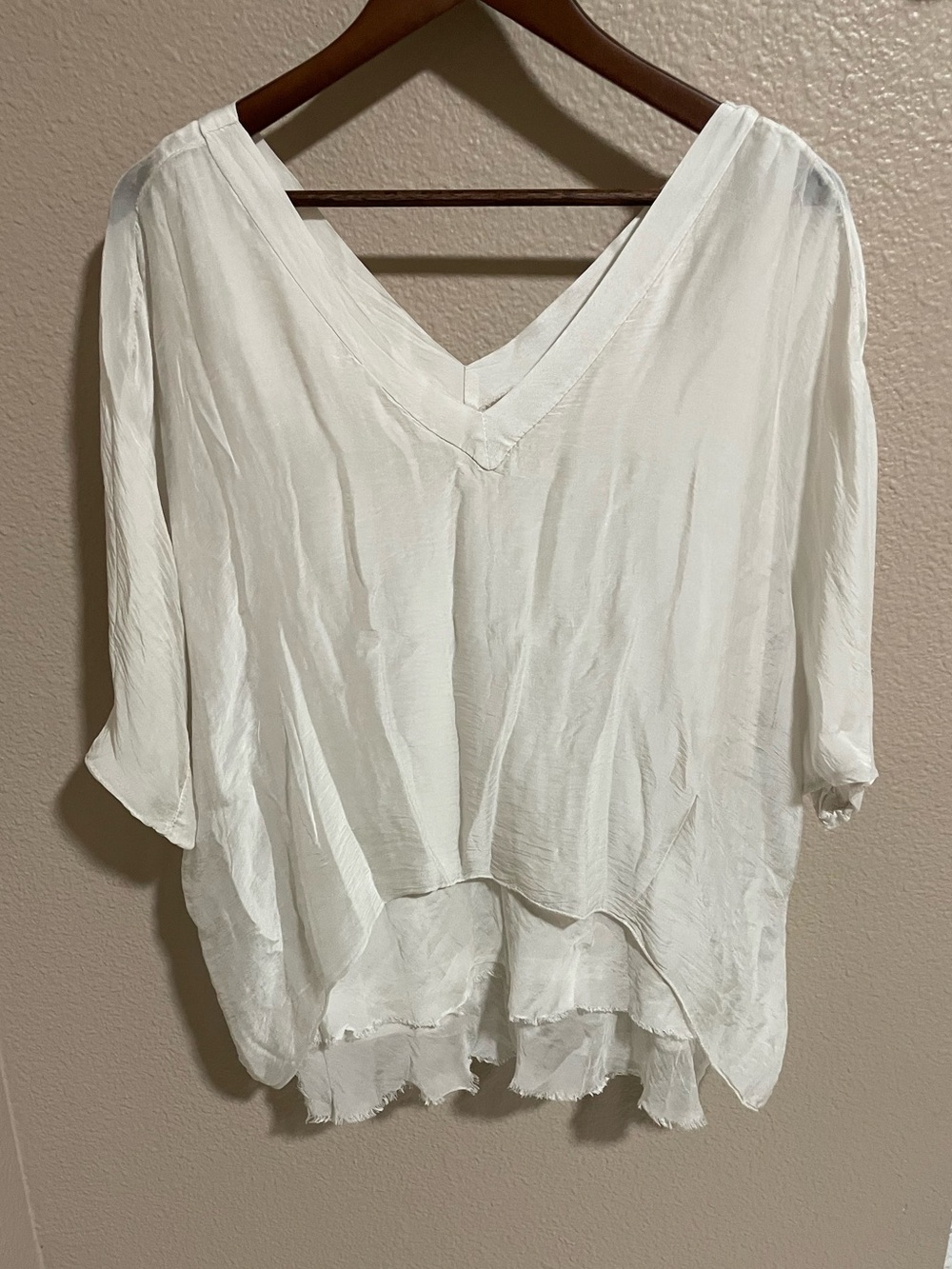 Gigi Moda Made in Italy Silk Relaxed V-Neck White Layered Top